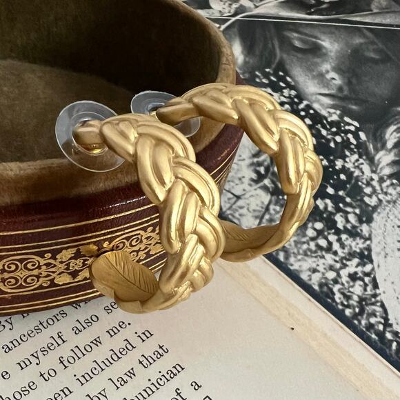 Vintage 80s TRIFARI Gold Braided Hoop Earrings Signed Push Back - Picture 1 of 7